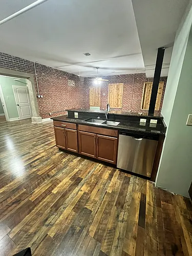 619 Ryan St Photo 1