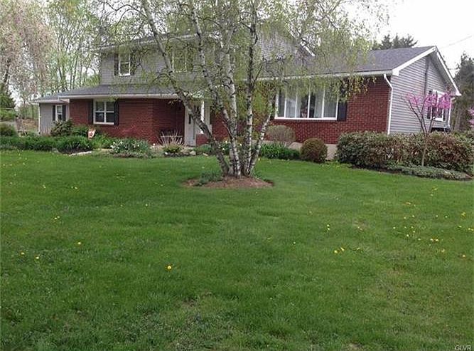 1st image of 930 Preston Dr