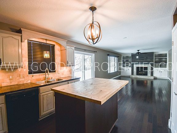 4th image of 570 SE Carefree Ln