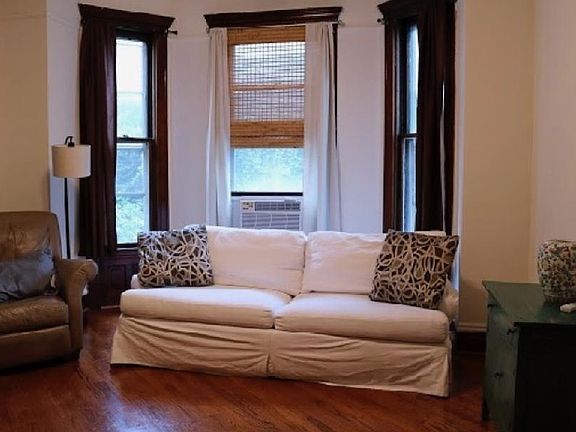 2nd image of 3640 N Wilton Ave #1