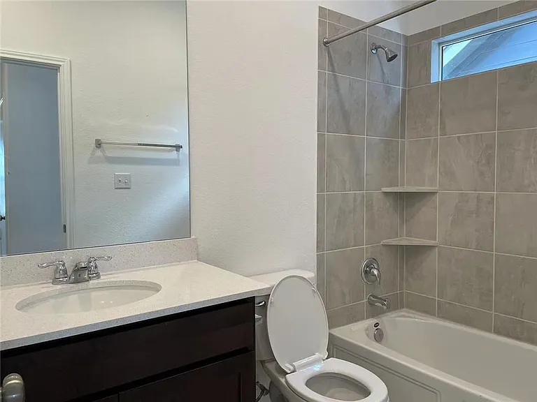 1513 Weatherford Ln — Photo 13