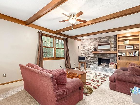 5th image of 93 Spring Creek Dr