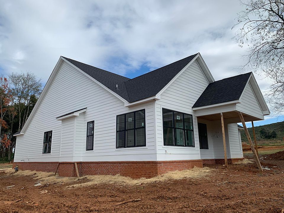 2nd image of 4927 Grove Park Northeast Dr