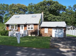 159 Dougherty Ave, Holbrook, NY 11741