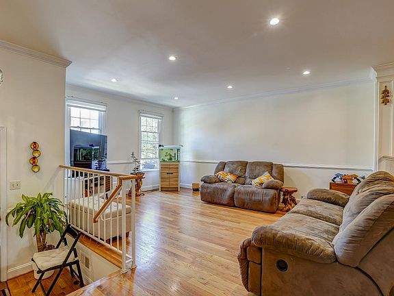 5th image of 3168 Stratford Ct
