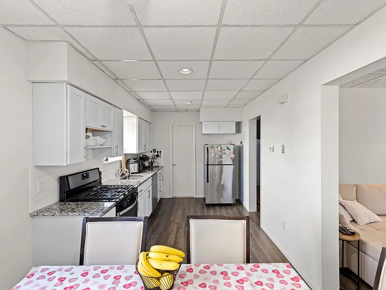 632 Chase Ave #1 — Photo 9