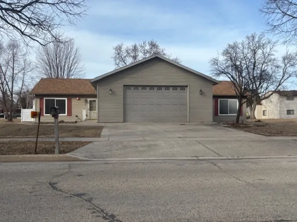 37 21st St, Fond Du Lac, WI 54935