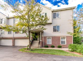 606 Monarch Dr, Streamwood, IL