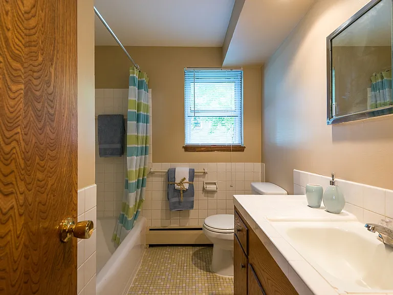 Brentwood Park Townhomes — Photo 9