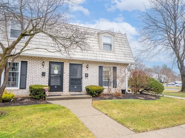 32 Plantation Dr Unit 32, Agawam, MA 01001