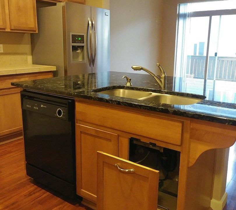 1st image of 3137 NE 14th Pl