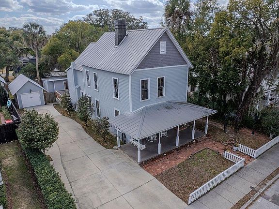 3rd image of 720 SE 3rd St