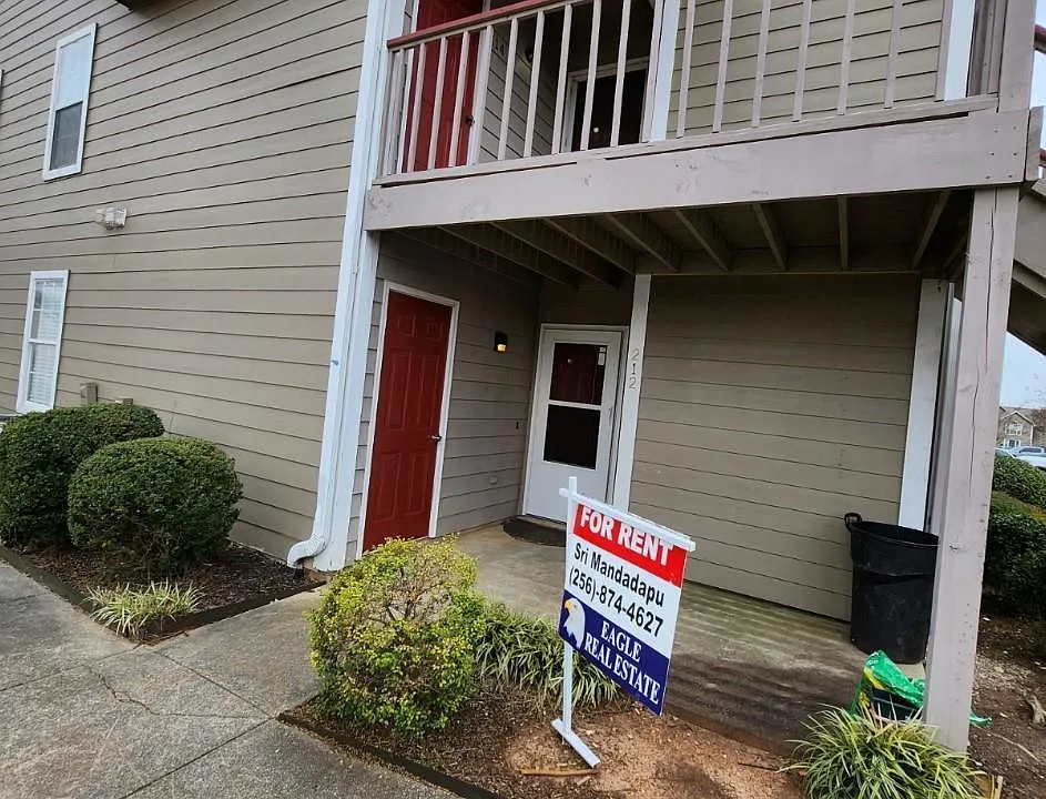 212 Waters Edge Ln #212
