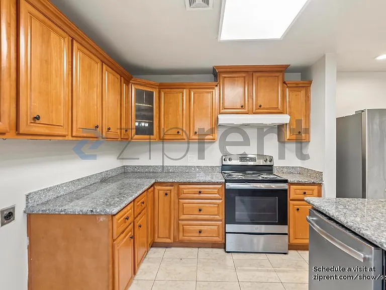 685 Carmar St — Photo 15