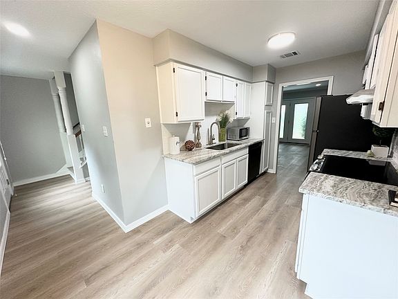 2nd image of 1401 Oden St Unit 13