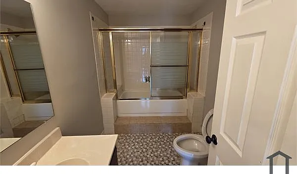 871 Cross Creek Ct #D — Photo 11