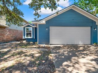3803 Clover Hill Ln, Carrollton, TX 75007