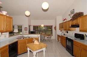 4th image of 4895 Winchester Dr