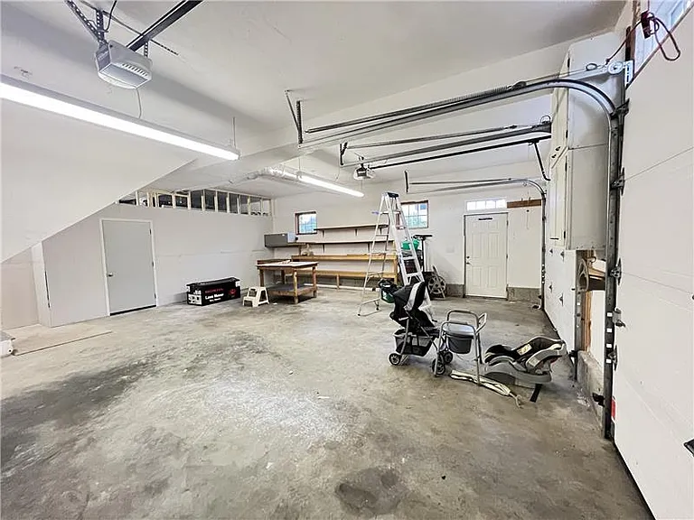 5 Kinney Ave — Photo 32
