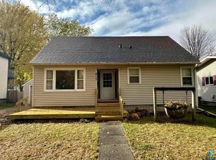 917 N McKenzie St, Luverne, MN 56156