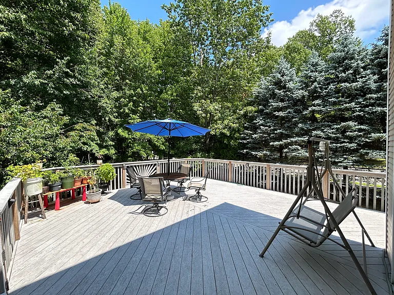 240 Kensington Dr — Photo 17