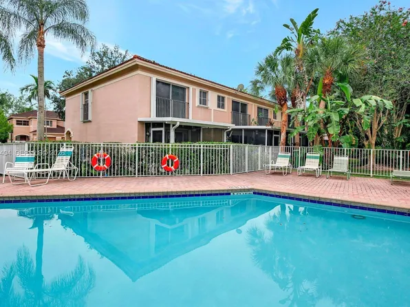 9715 NW 23rd Ct, Pembroke Pines, FL 33024