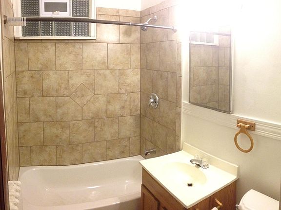 5th image of 2656 S Kinnickinnic Ave #1