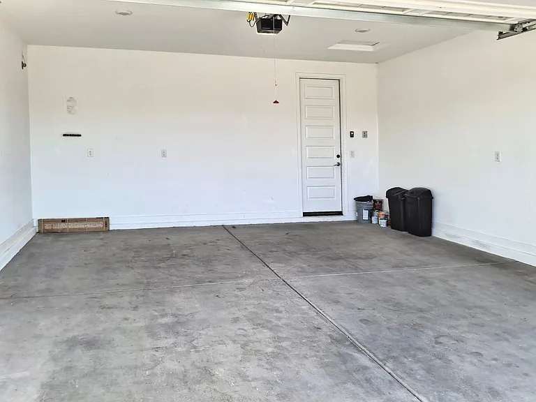18796 W Cameron Dr — Photo 28