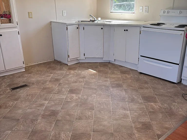 Lunsford Dr — Photo 8