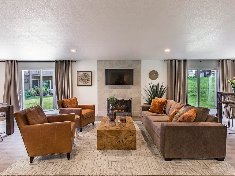 Arlo on 10th | Resident Clubhouse