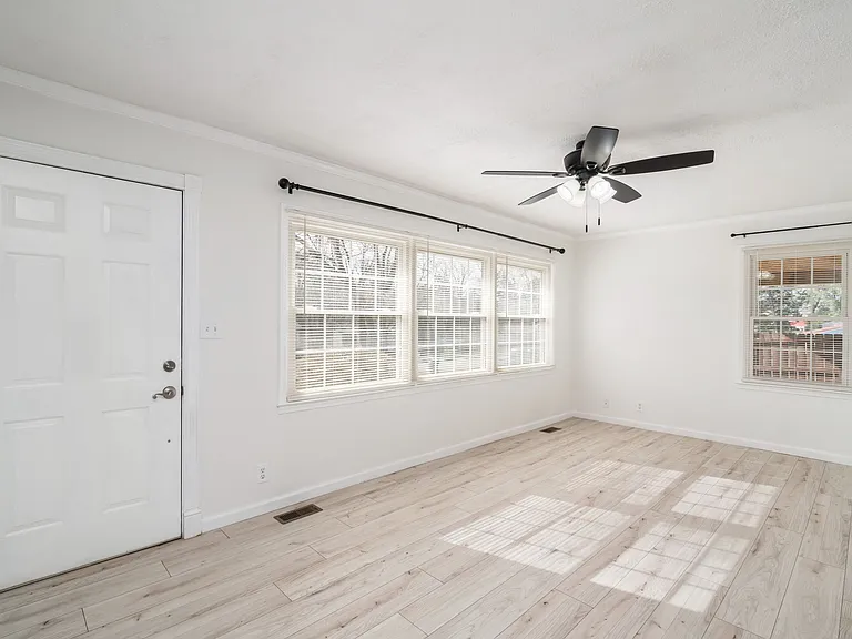 331 Sarvis Dr — Photo 11