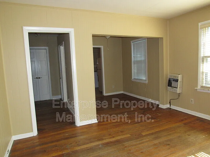 1 bed, 1.0 bath, $750 — Photo 2