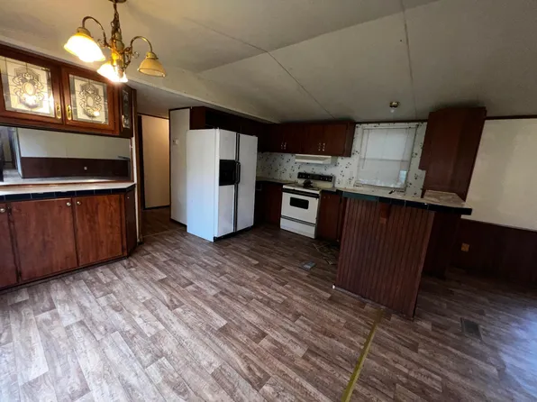 324 Woodmarsh Ln, Walhalla, SC 29691