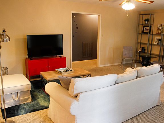Main sitting area includes 4K Smart TV with high speed internet.