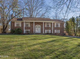 9528 Gulf Park Dr, Knoxville, TN 37923