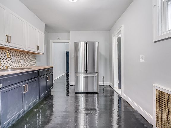 2nd image of 234 Summit Ave APT 1