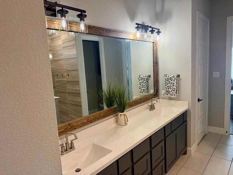 2413 Stella Ln — Photo 43