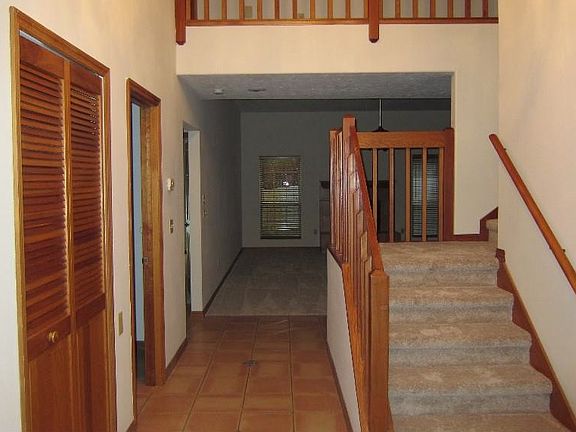 5th image of 565 35th Ave