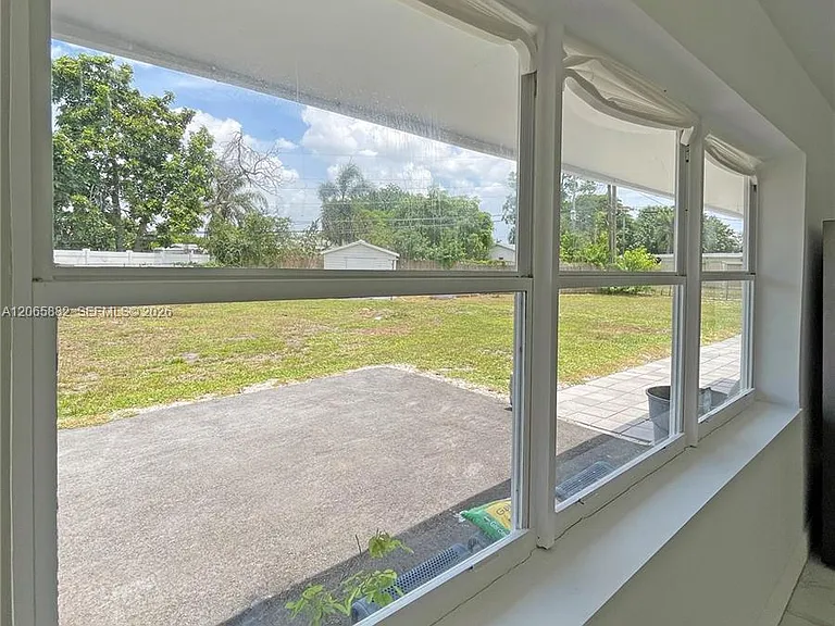 1606 NW 12th Ave — Photo 36