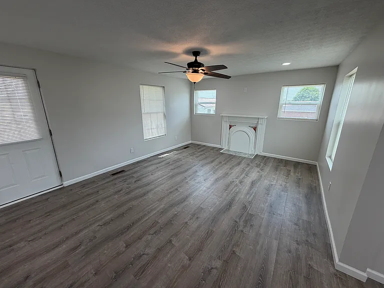 11673 Huntington Rd — Photo 5