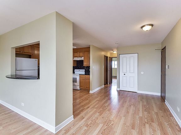 3rd image of 1129 Cedar Ln #3A