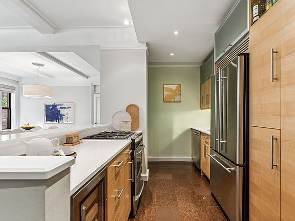 4th image of 150 W 87th St #7B