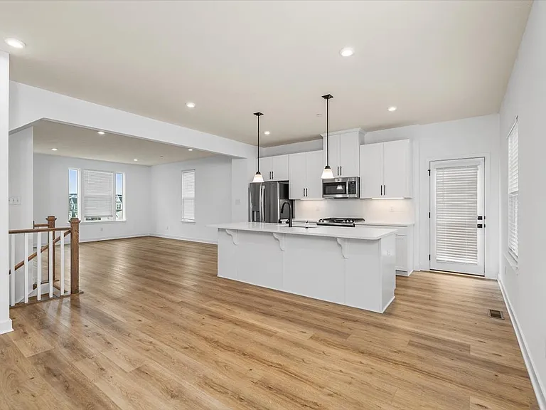 9001 Hickory Rd — Photo 3