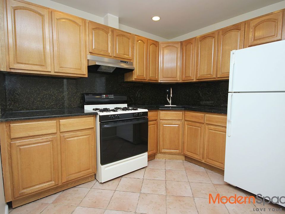1st image of 2372 36th St #1