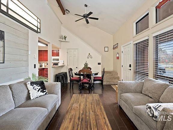 4th image of 1607 Davis Ave #B157