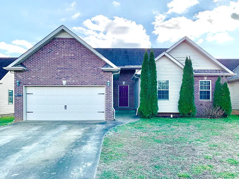 842 Shelton Cir — Photo 1