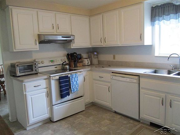 3rd image of 900 N Frost Dr