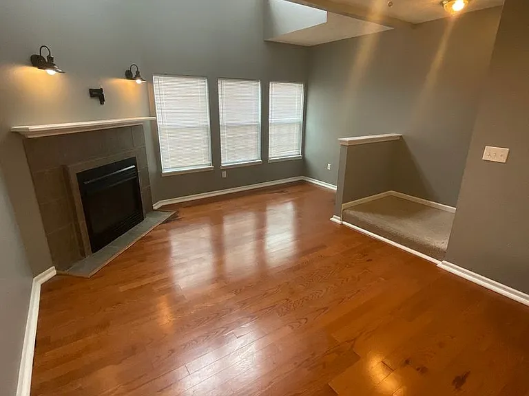 125 N Washington St — Photo 84