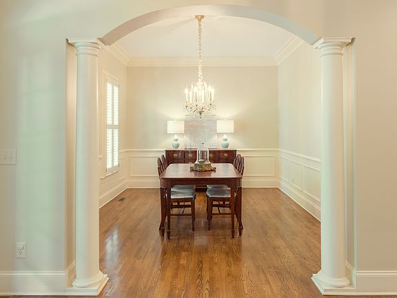5th image of 628 Stonewater Blvd