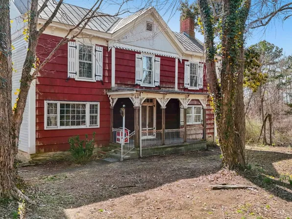 196 Carson Ln, Crewe, VA 23930